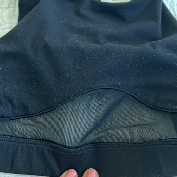 Alo yoga Glance Bra in Black - Picture 7 of 7